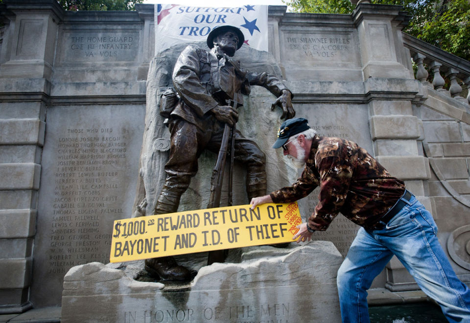 2013-10-11 Monument Terrace Troops Rally